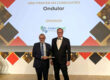 Rappresentante Ondulor riceve il premio Oro Printer on Corrugated durante la cerimonia Oro della Stampa 2025.