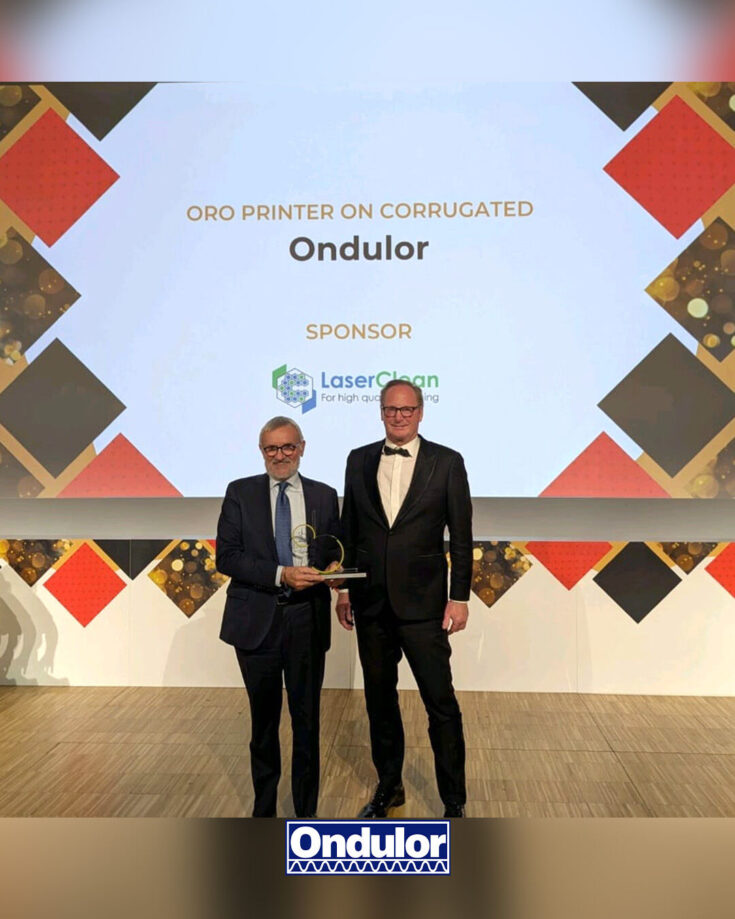 Rappresentante Ondulor riceve il premio Oro Printer on Corrugated durante la cerimonia Oro della Stampa 2025.